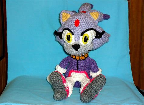 Ravelry: Blaze the cat amigurumi pattern by Jennie Faith