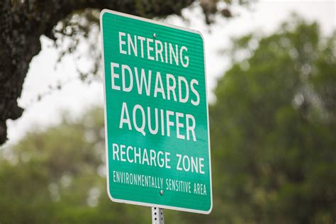 Report points to Edwards Aquifer as a 'robust water market'