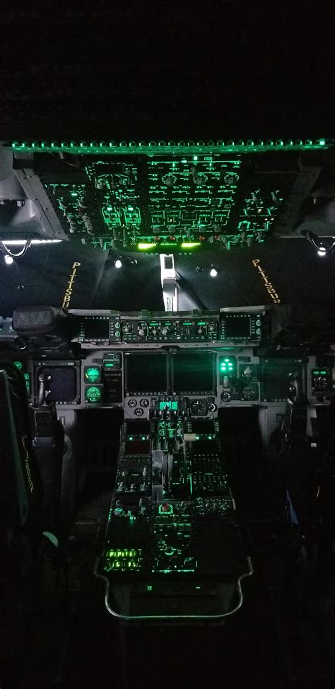 C17 cockpit : r/aviation