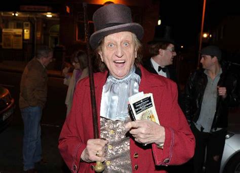 Liverpool comedian Ken Dodd stars in Christmas event at Wirral book shop - Liverpool Echo