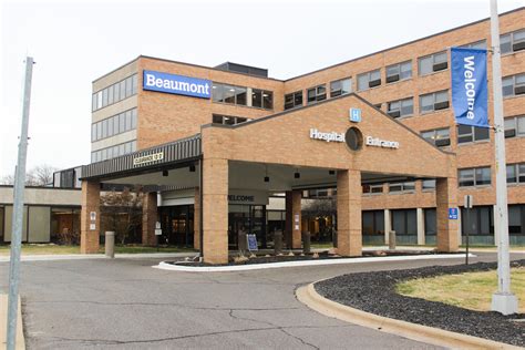 Beaumont Health System facing strain of latest COVID surge | Michigan Radio