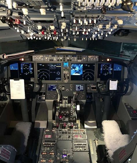 Can you guess the aircraft cockpit ? Boeing 737 Max | Cockpit, Boeing 737 cockpit, Boeing 747 ...