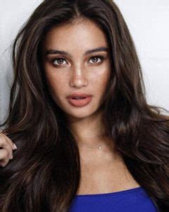 Kelsey Merritt - Biography Line