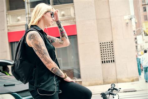 Free Images : person, woman, traffic, bicycle, urban, cyclist, fashion, clothing, shopping, lady ...