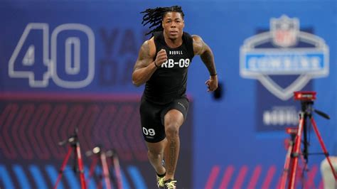 Jahmyr Gibbs runs blazing 40-yard dash time at the NFL Combine | Yardbarker