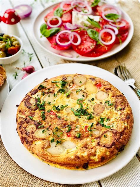 Easy Spanish Omelette (Spanish Tortilla) - Ramona's Cuisine