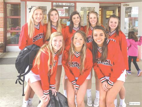 SMHS Cheerleaders to Host Cheer Camp - Signal Mountain Mirror