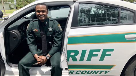 Indian River Co. deputy honored with Life Saving Award