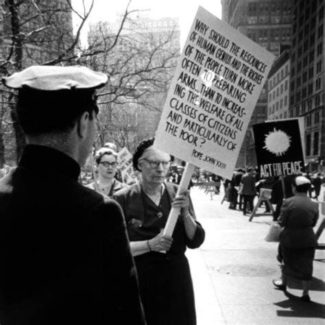 Dorothy Day/Catholic Worker art & photos | Heroe, Inspiracional, Blanco y negro