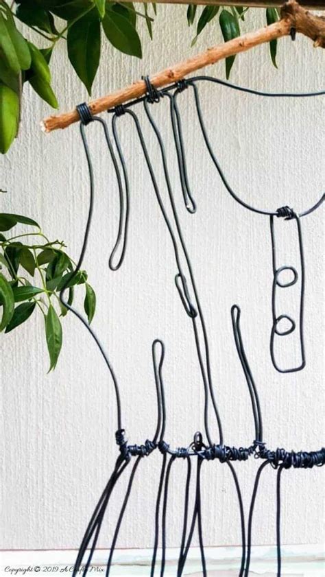 Wire Dress Wall Art Tutorial | Wall art tutorial, Wire crafts, Wire art