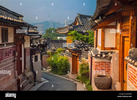 Seoul. Traditional Korean style architecture at Bukchon Hanok Village ...