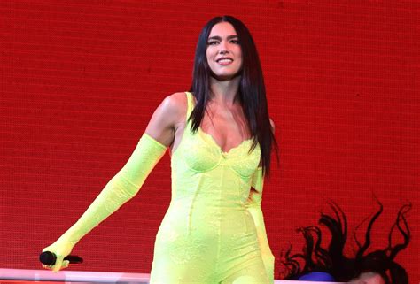 Dua Lipa recreates "One Kiss" dance from 2018, clearing her name in ...