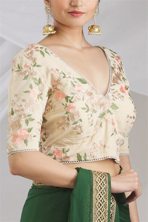 Buy Embroidered Saree Blouse by Pranay Baidya at Aza Fashions