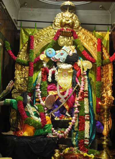 Sri Chamundeshwari Temple, Mysore - Info, Timings, Photos, History