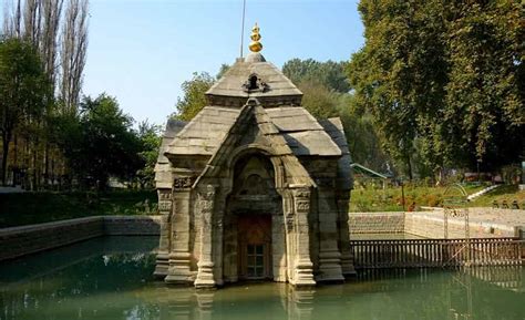 Famous Temples in Jammu and Kashmir - Ancient Hindu Pilgrimage