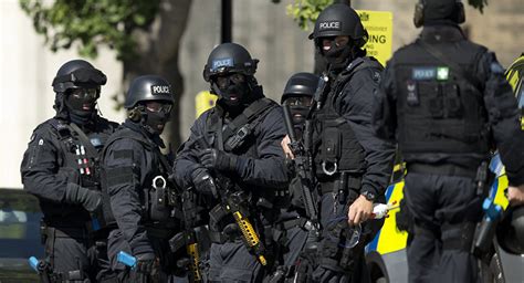 600 extra armed police as a long-term response to terrorism - L ...