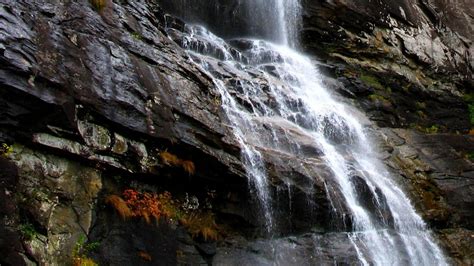 10 Waterfalls in the Poconos for an Exciting Adventure