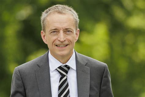 Wie Intel-CEO Patrick Gelsinger die Regierungen vor sich hertreibt ...