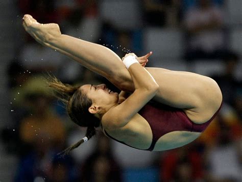 Olympic Physics: Diving and the Moment of Inertia | WIRED