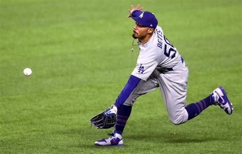 Mookie Betts' defensive gem provides momentum boost for Dodgers