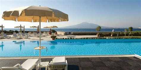 $739 – Seaside in Italy: 7-Night Getaway for 2, $970 Off | Travelzoo