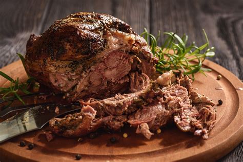 Recette gigot d’agneau de lait aux herbes de Provence - Marie Claire