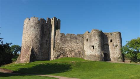 A Guide to Norman Castles in the Irish & British Isles - Archaeology Travel