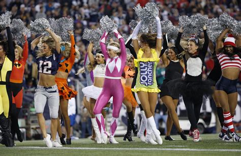 10 Hottest NFL Cheerleaders October 2015