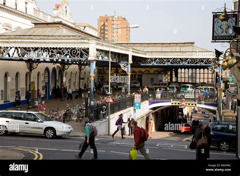 Brighton railway station entrance hi-res stock photography and images ...