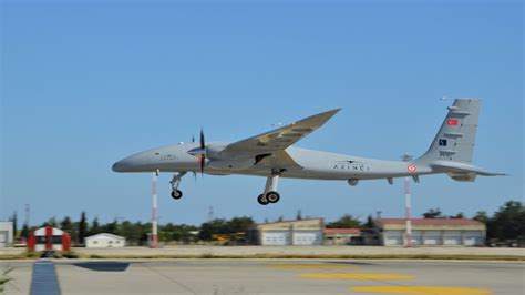 Turkish Bayraktar Akinci Combat Drone Passes 20,000-feet Altitude Test ...