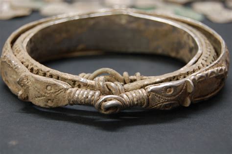 File:Nested bracelet closeup.jpg - Wikimedia Commons