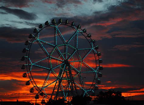 Sunset ferris wheel by DiZziMeh on DeviantArt