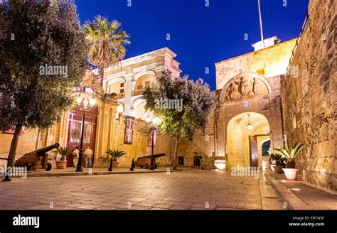 Mdina malta night hi-res stock photography and images - Alamy