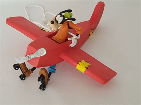 Disney, Walt - Figure - Goofy in plane - Catawiki