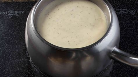 The Melting Pot’s Classic Alpine Cheese Fondue