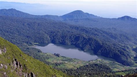 Dongeng Karo: Cerita Asal Mula Danau Lau Kawar