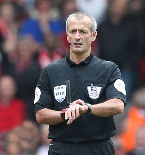 Martin Atkinson: Affiliated to FIFA. | Fifa, Premier league, Referee