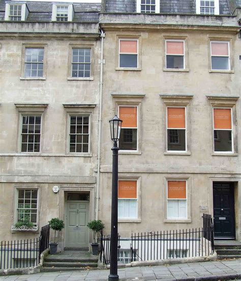 English Buildings: ...c 1700-1837