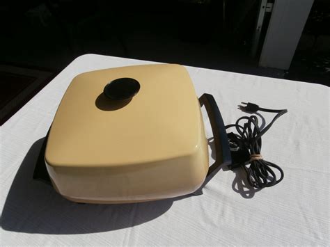 Vintage West Bend Electric Skillet ,1970s Harvest Gold Chicken Fryer ...