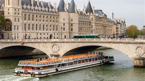 Batobus Paris | Seine River Boats