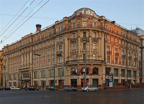 ART and ARCHITECTURE, mainly: Hotel National Moscow: Tsarist, Soviet and modern Russian refinement