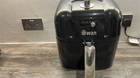 Swan Retro 6L Manual Air Fryer review: sleek with a decent capacity ...