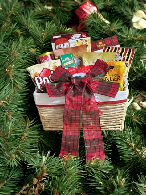 Christmas Hamper – Kathy's Creative Flowers