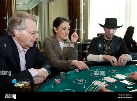 America's Got Talent Winner Kevin Skinner plays blackjack with runer up ...