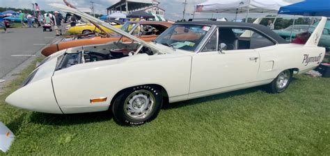 1970 Plymouth Road Runner Superbird Engine Options and Specs