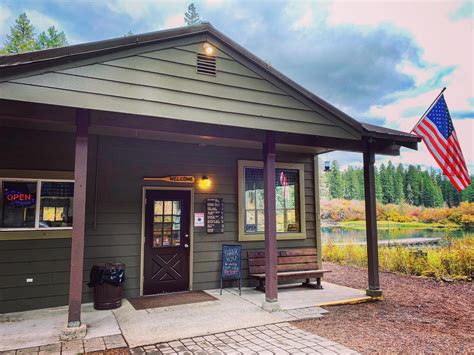 Clear Lake Resort in the Willamette National Forest