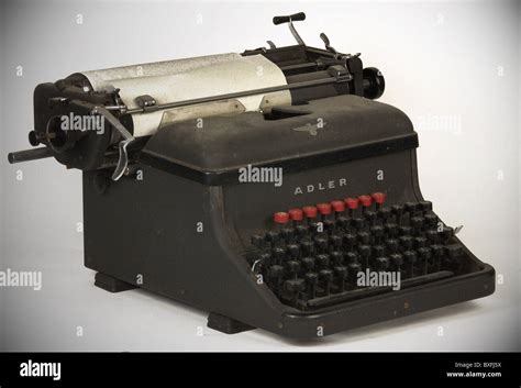 Typewriter 1950s hi-res stock photography and images - Alamy