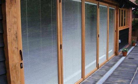 What are integral blinds and how do they work? | Seal-Lite Group