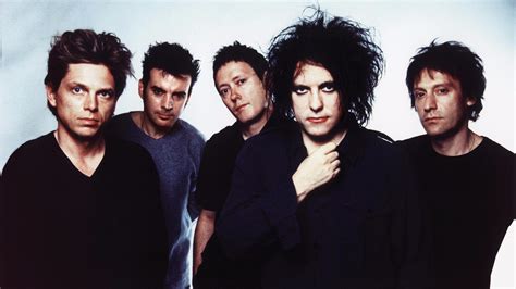 The Cure takes over the Hollywood Bowl: Five thoughts on Monday's three-hour show - LA Times