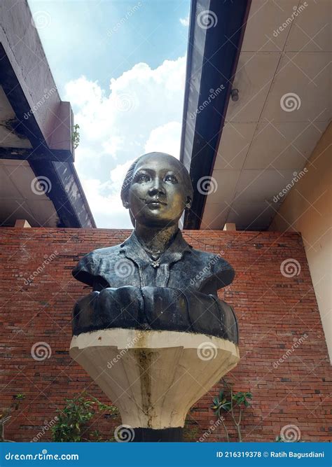 RA Kartini s statue editorial stock photo. Image of face - 216319378